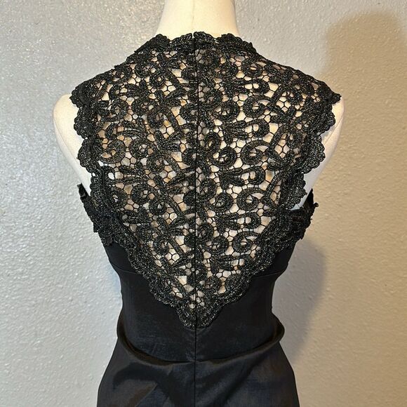 Xscape lace taffeta black mermaid gown size 4 - Picture 7 of 12